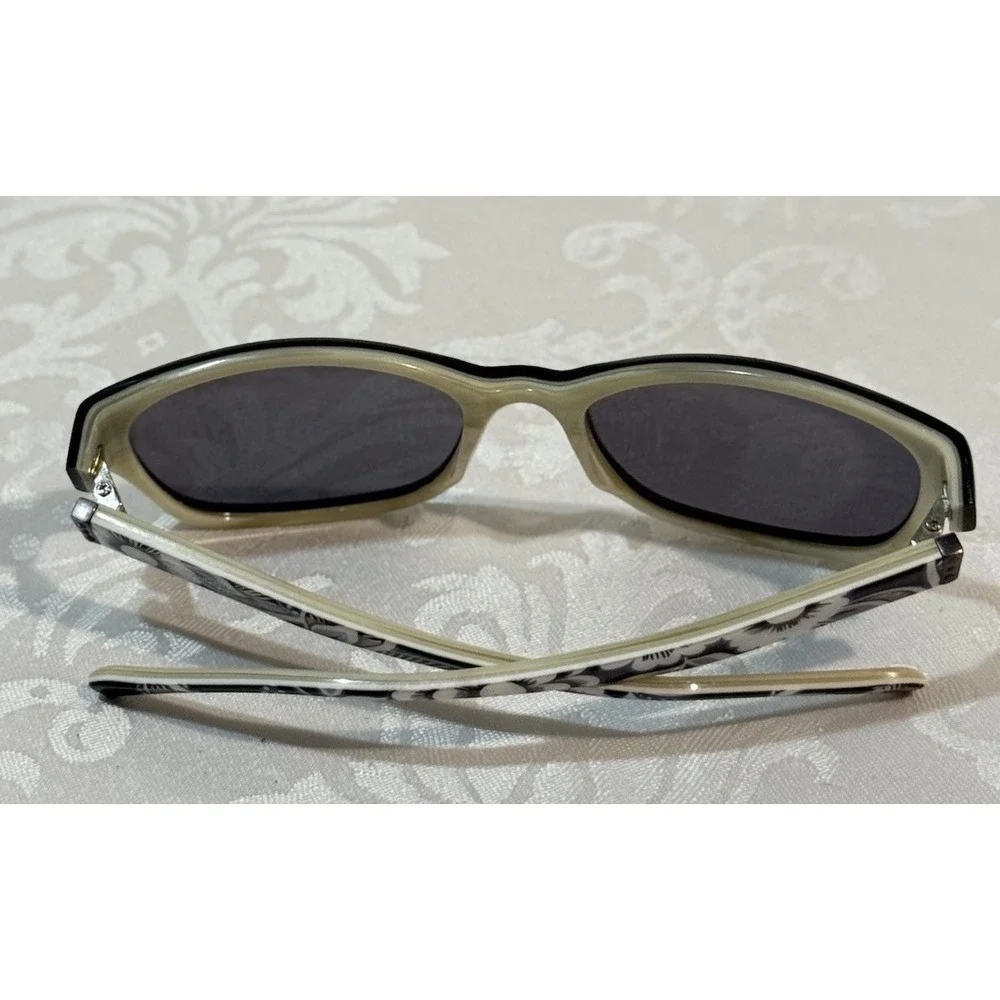 Vera Bradley Polarized Cat Eye Cheryl model Santiago Ivory pattern Plastic